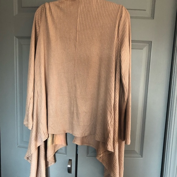 Banana Republic Cardigan - Picture 2 of 4
